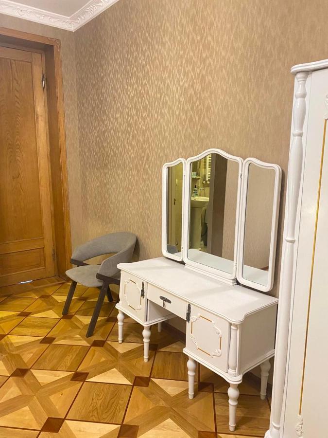 K&N Guesthouse Tbilisi Bagian luar foto