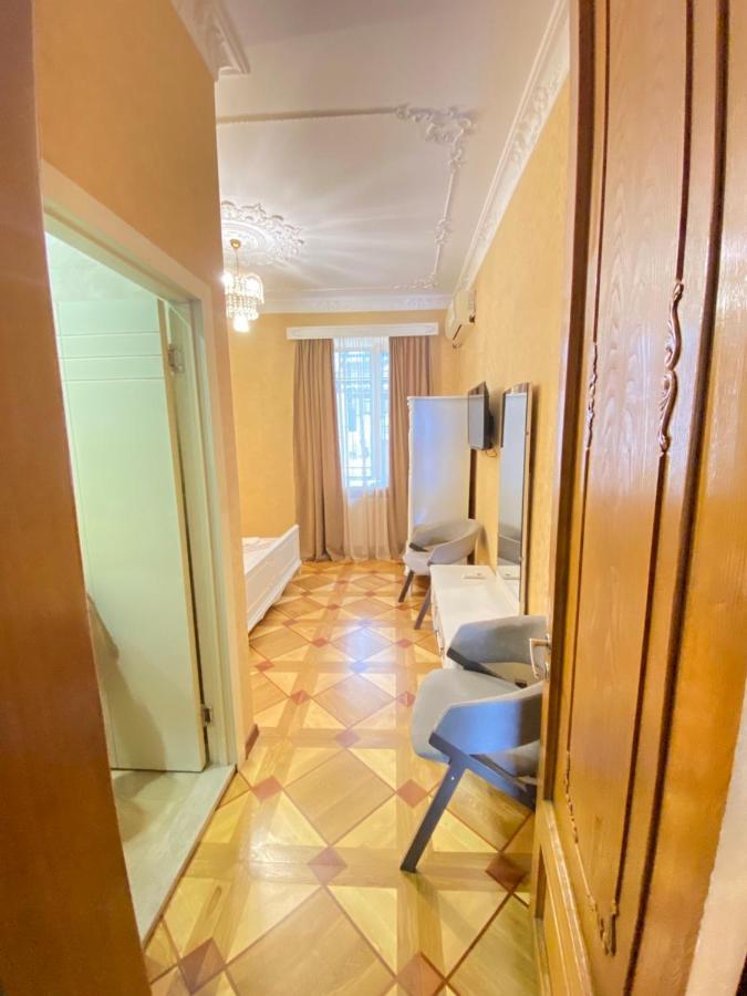 K&N Guesthouse Tbilisi Bagian luar foto