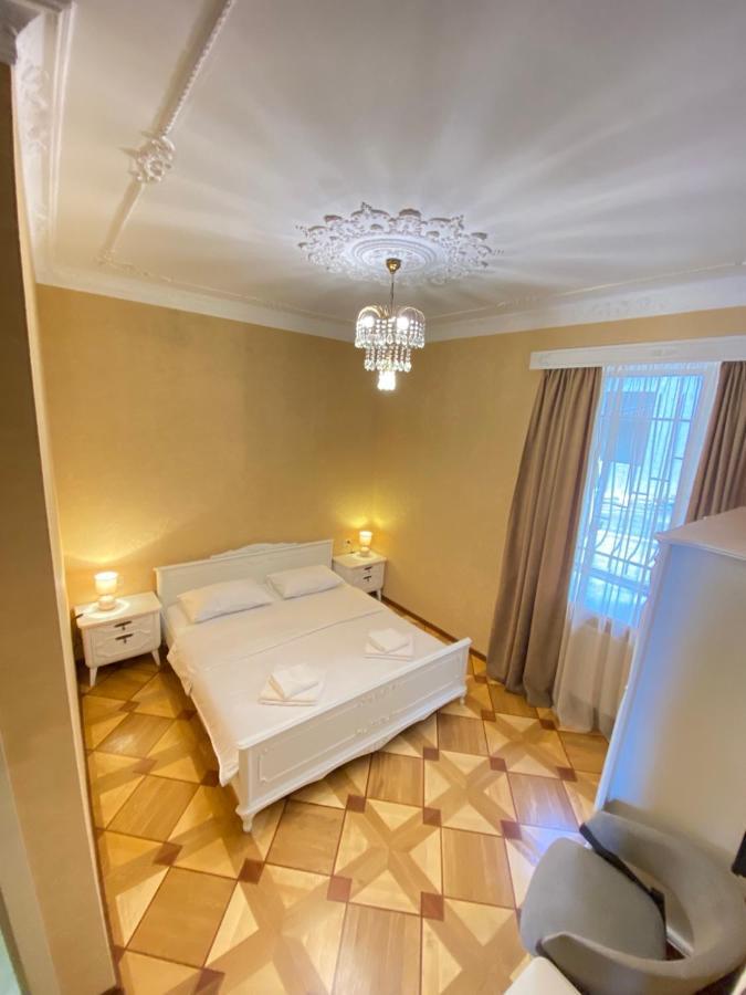 K&N Guesthouse Tbilisi Bagian luar foto
