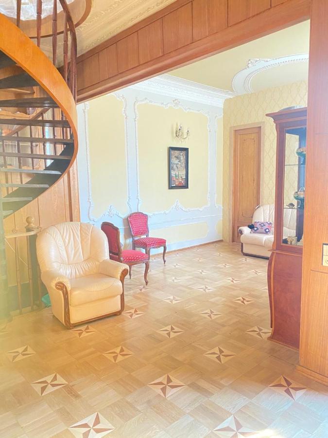 K&N Guesthouse Tbilisi Bagian luar foto