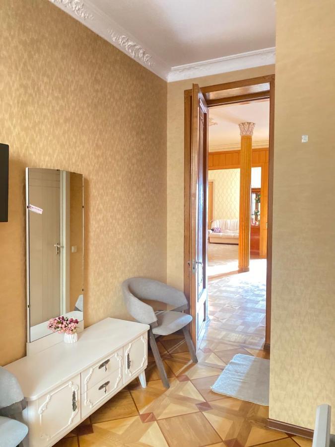 K&N Guesthouse Tbilisi Bagian luar foto
