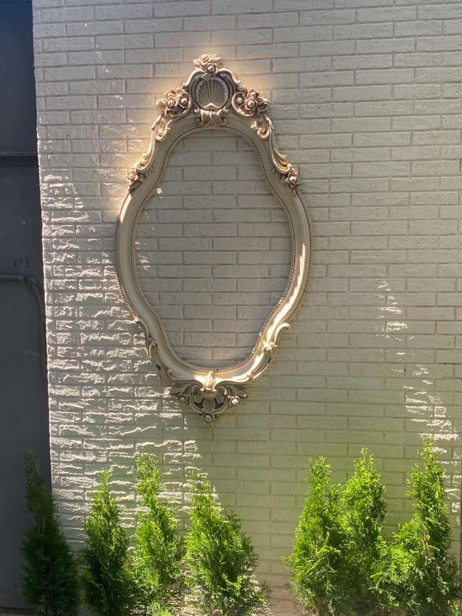 K&N Guesthouse Tbilisi Bagian luar foto
