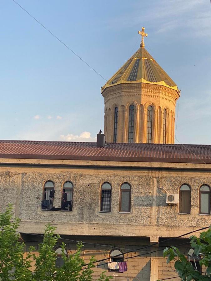K&N Guesthouse Tbilisi Bagian luar foto