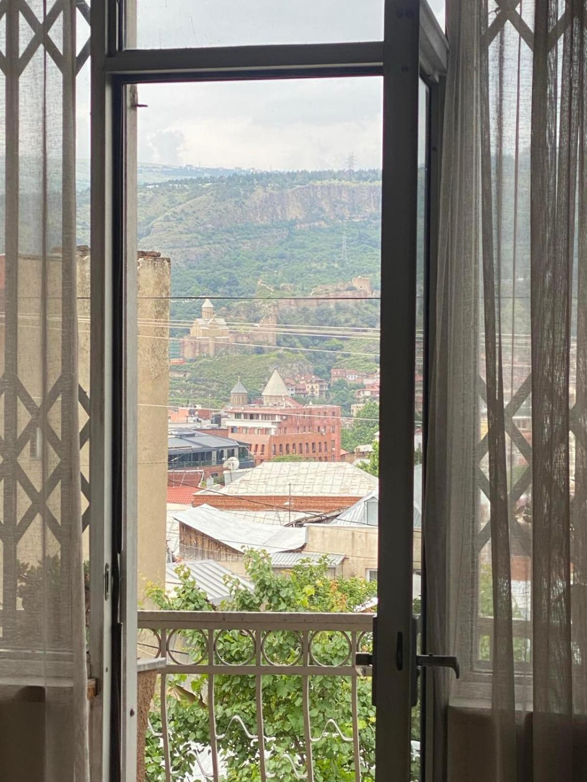 K&N Guesthouse Tbilisi Bagian luar foto