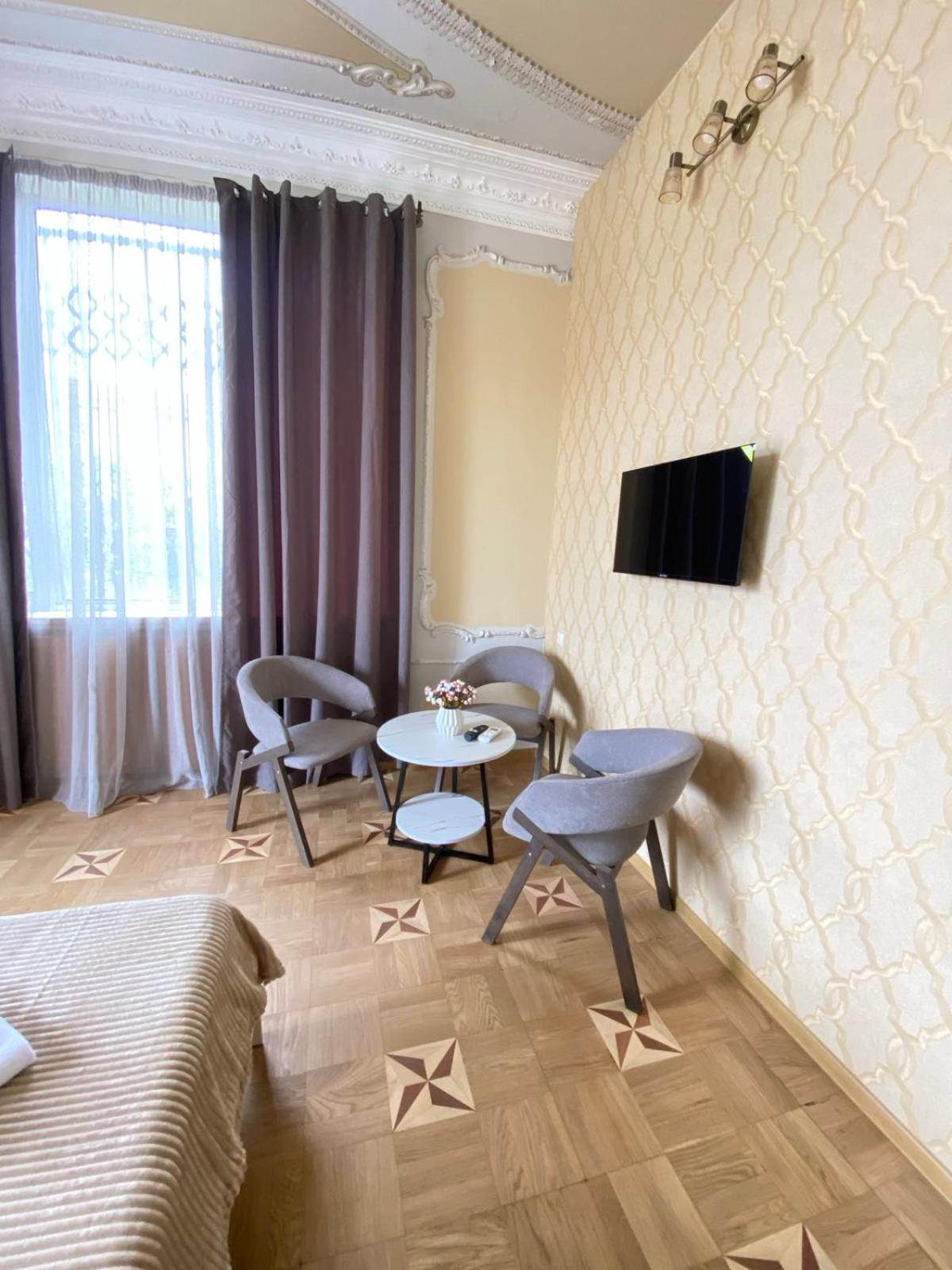 K&N Guesthouse Tbilisi Bagian luar foto